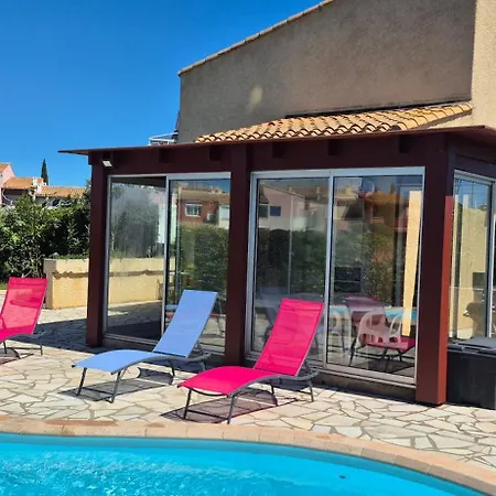 Sur L'ile Des Marinas Avec Piscine, Parking Et Ponton Prive Vila
