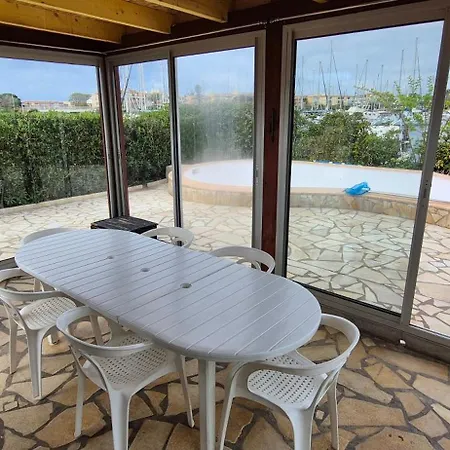 Vila Sur L'ile Des Marinas Avec Piscine, Parking Et Ponton Prive Agde
