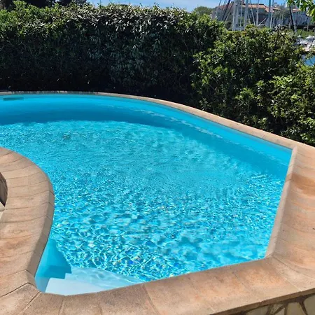 Sur L'ile Des Marinas Avec Piscine, Parking Et Ponton Prive Vila *