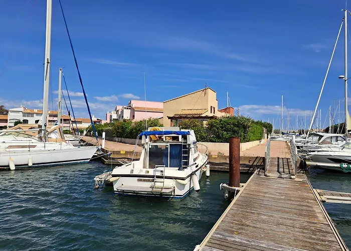 Sur L'ile Des Marinas Avec Piscine, Parking Et Ponton Prive Willa Agde