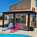 Villa Sur L'ile Des Marinas Avec Piscine, Parking Et Ponton Privé *