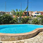Sur L'ile Des Marinas Avec Piscine, Parking Et Ponton Privé Agde