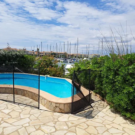Villa Sur L'ile Des Marinas Avec Piscine, Parking Et Ponton Prive *