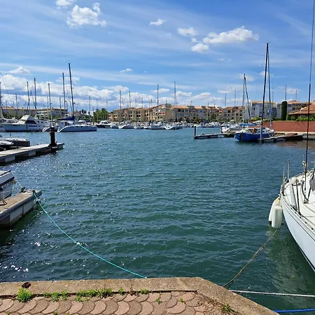 Sur L'ile Des Marinas Avec Piscine, Parking Et Ponton Privé