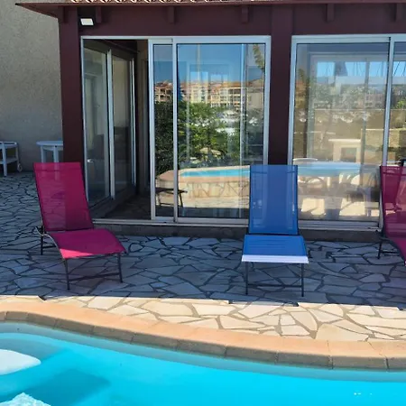 Vila Sur L'ile Des Marinas Avec Piscine, Parking Et Ponton Prive Agde