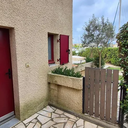 Sur L'ile Des Marinas Avec Piscine, Parking Et Ponton Privé
