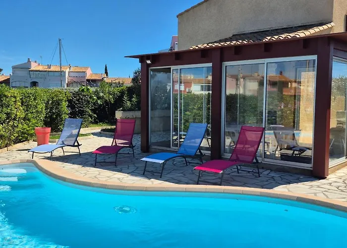 Sur L'ile Des Marinas Avec Piscine, Parking Et Ponton Prive Villa Agde