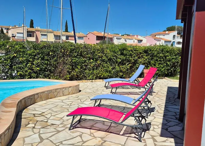 Villa Sur L'ile Des Marinas Avec Piscine, Parking Et Ponton Prive *